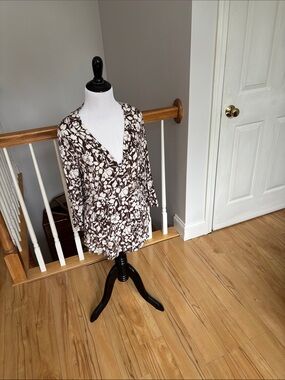 Liz Claiborne Brown and White Floral V-Neck Tunic
